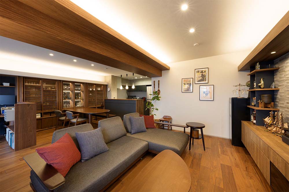 マンションリノベーション、インテリックス空間設計、バーラウンジ、梁活用、テレビボード