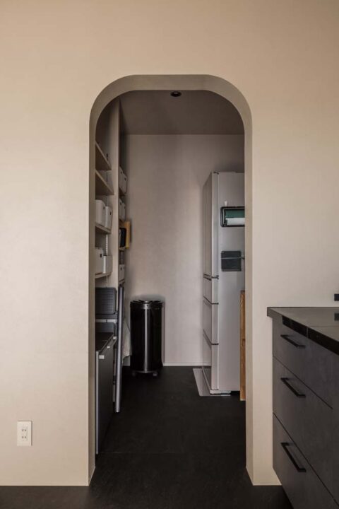 マンションリノベーション、ハコリノベ、アーチ開口、アール、パントリー