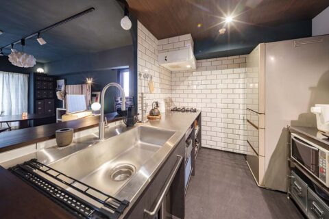 マンションリノベーション、フレッシュハウス、サブウェイタイル、ステンレスキッチン、フロアタイル
