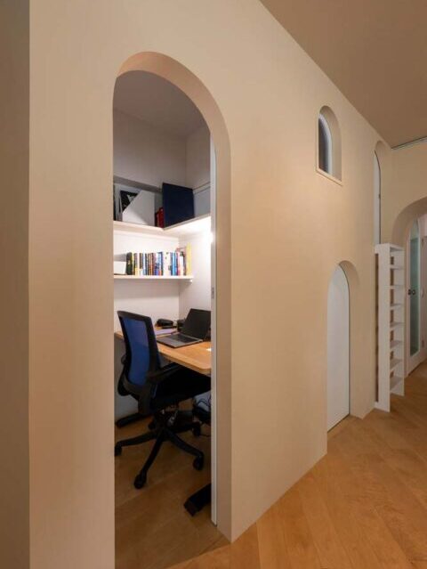 マンションリノベーション、H2DO一級建築士事務所、アーチ開口、書斎、ワークスペース