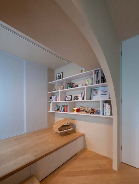 マンションリノベーション、H2DO一級建築士事務所、小上がり、本棚、キッズコーナー