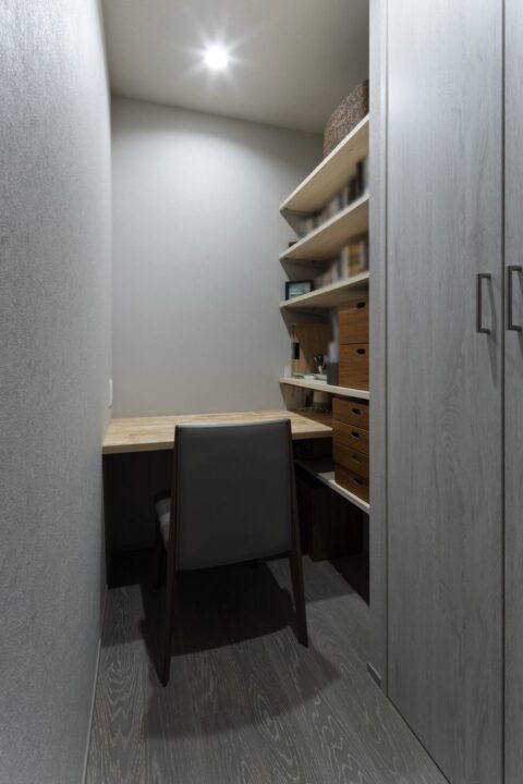 マンションリノベーション、Renomama(リノまま)、書斎、ワークスペース、本棚