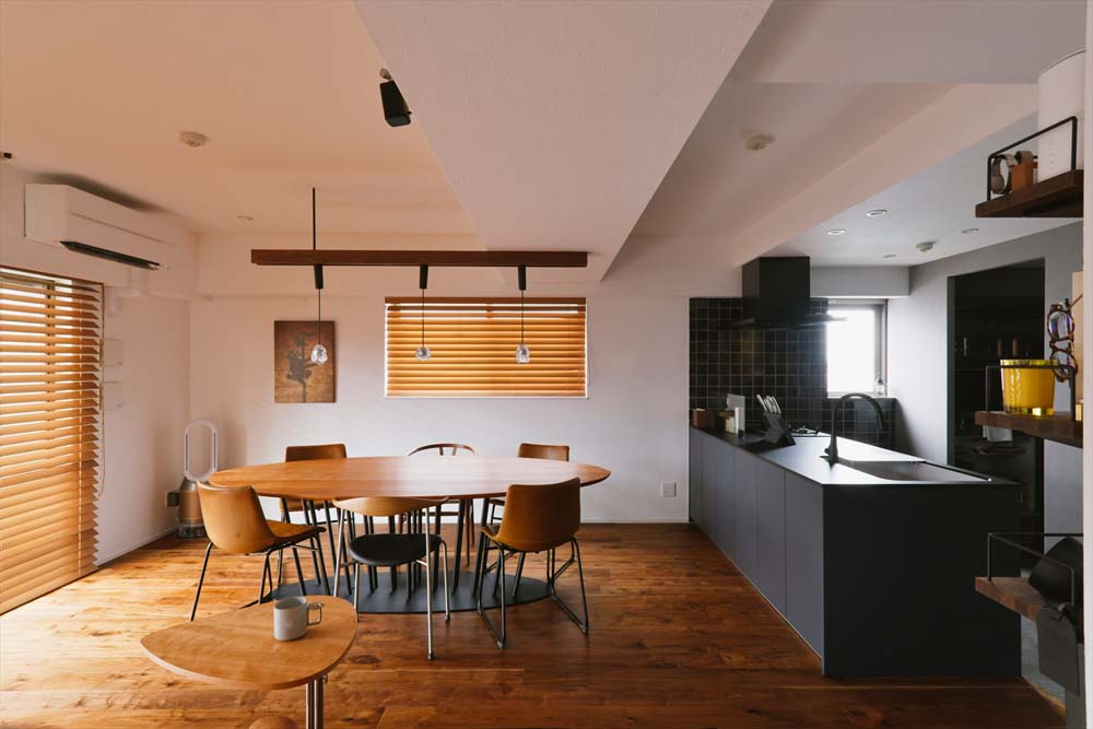 リノベーション事例「上質な家具とクールモダンな内装が映える「大人の隠れ家」」