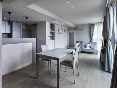 「Renomama(リノまま)」のリノベーション事例「書斎・収納・断熱を充実させたマンションリノベーション。グレイッシュトーンのホテルライクな空間へ」