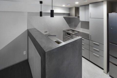 マンションリノベーション、Renomama(リノまま)、II型キッチン、ペンダント照明、腰壁収納