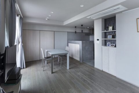 マンションリノベーション、Renomama(リノまま)、引き戸、ダウンライト、グレイッシュ