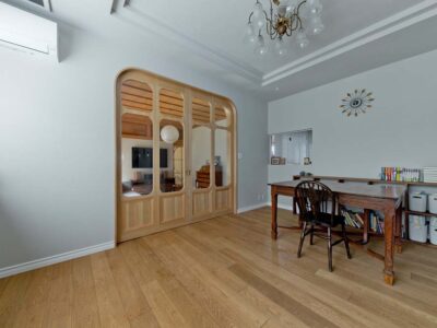 「GLADDEN(グラデン)」の「和と洋が溶け合うデザイン。動線を現代の暮らしに合わせて刷新したリノベーション」