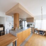 「株式会社Standard」の「ヌックは家族みんなが集まる場所。木のあたたかみと光の明るさを活かしたマンションリノベーション」