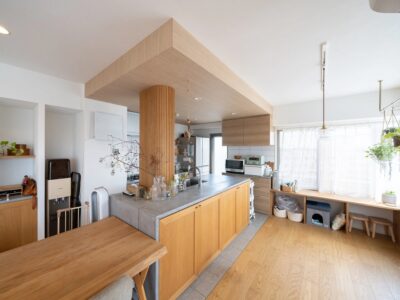 「株式会社Standard」の「ヌックは家族みんなが集まる場所。木のあたたかみと光の明るさを活かしたマンションリノベーション」