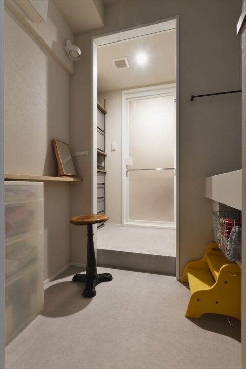 マンションリノベーション　スタイル工房　脱衣所　洗濯機置場　引き戸
