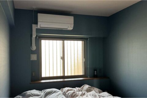 マンションリノベーション、インテリックス空間設計、インナーサッシ、寝室、ネイビー