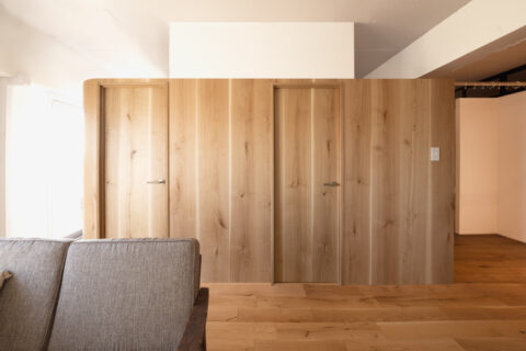 マンションリノベーション、株式会社Standard、オーク材、子ども部屋、アクセントウォール