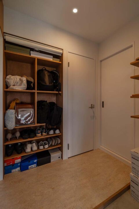 マンションリノベーション、nu(エヌ・ユー)リノベーション、玄関収納、個別ボックス、充電スペース