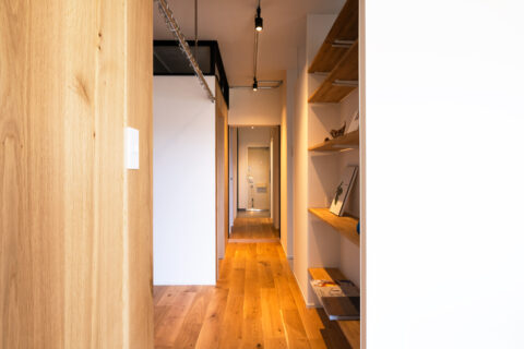 マンションリノベーション、株式会社Standard、廊下、WIC、飾り棚