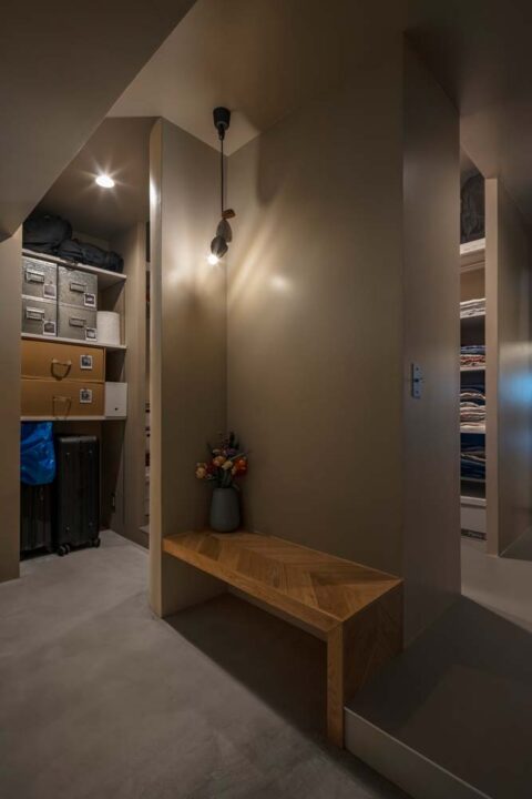 マンションリノベーション、ハコリノベ、玄関ホール、玄関ベンチ、玄関収納
