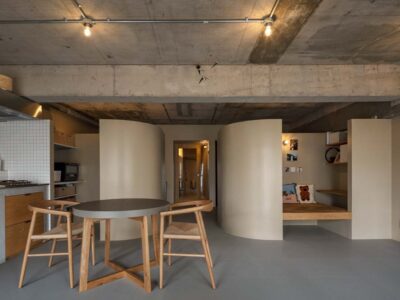 「ハコリノベ」の「アール壁で美しく印象的に。機能性とデザイン性を両立したワンルームリノベ」