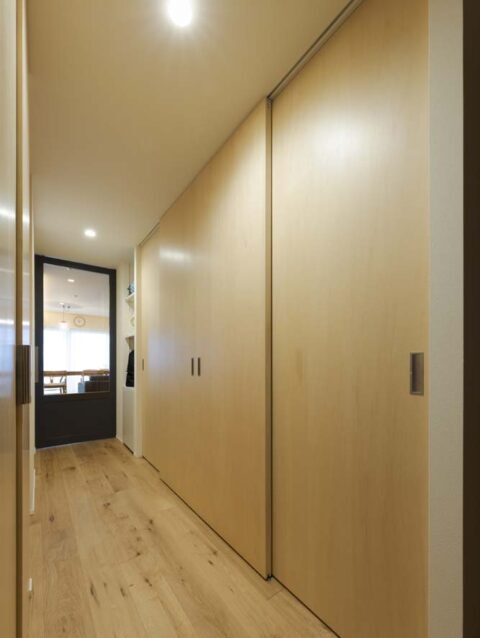 マンションリンベーション、+Marchitects(プラスエム・アーキテクツ)、廊下クローゼット、両面使い、引き戸 