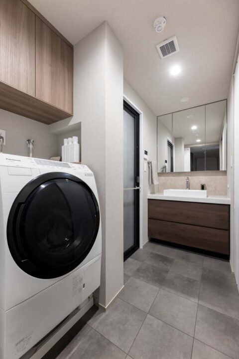 マンションリノベーション、リノベーションスタジオKULABO、洗面室、ランドリールーム、フロアタイル