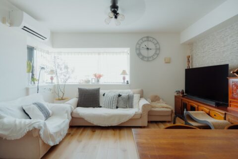 マンションリノベーション、湘南リフォーム、フロアタイル、上張り施工、アクセントウォール