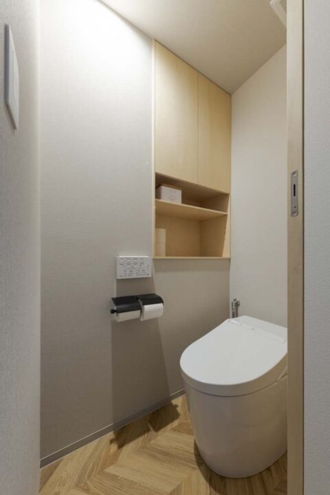マンションリンベーション、+Marchitects(プラスエム・アーキテクツ)、トイレ収納、造作収納、二連紙巻き器