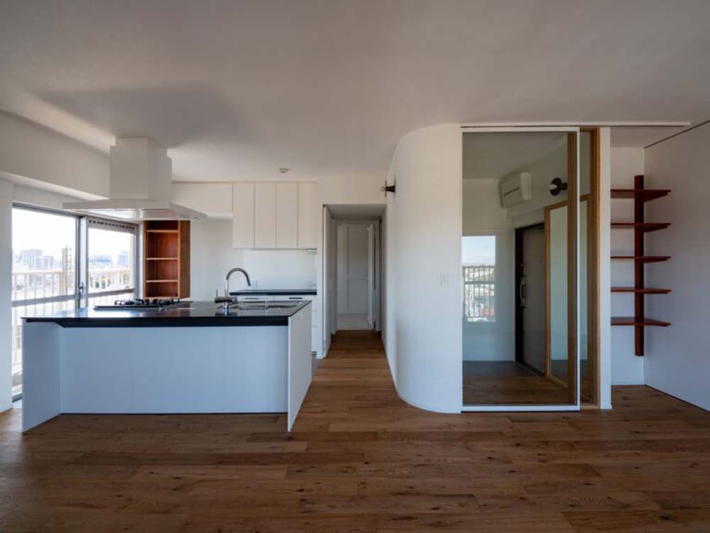 リノベーション事例「家じゅうに光が届くリノベプラン。視線が抜ける工夫で広がりと心地よさを獲得！」