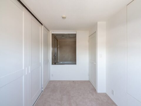 マンションリノベーション、エキップ、室内窓、明かり取り、壁面収納