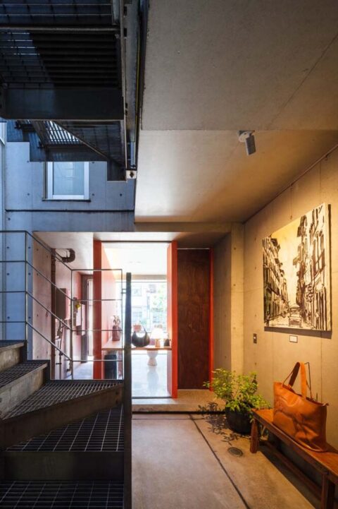 戸建てリノベーション、古谷野工務店、中庭、ギャラリー、ガラス扉