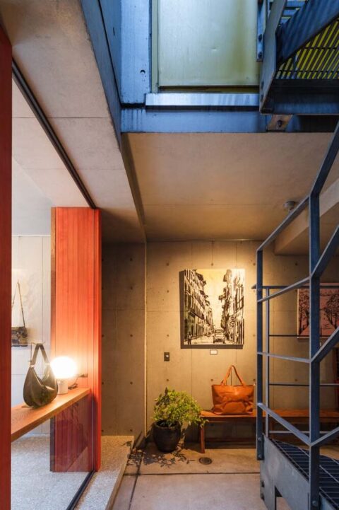 戸建てリノベーション、古谷野工務店、ギャラリー、中庭、躯体現し