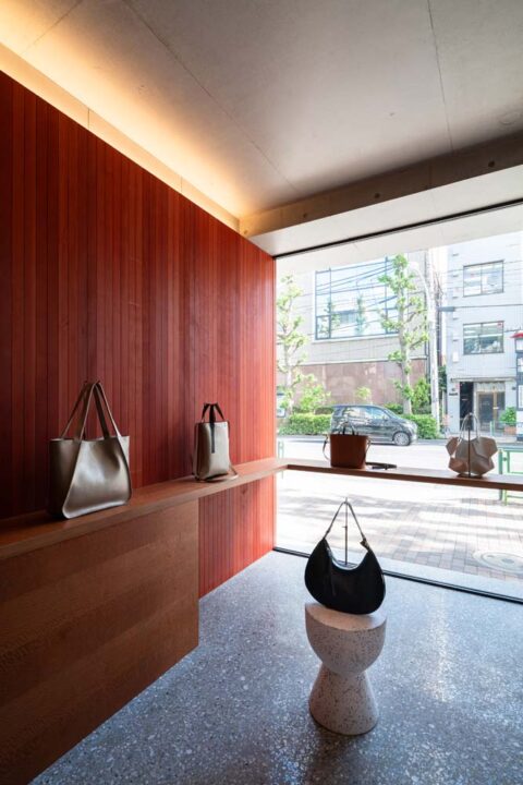 戸建てリノベーション、古谷野工務店、板張り壁、シルキーオーク、間接照明