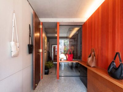 「古谷野工務店」のリノベーション事例「職住一体のビルリノベ。不便さも楽しみながら美しいデザインに」