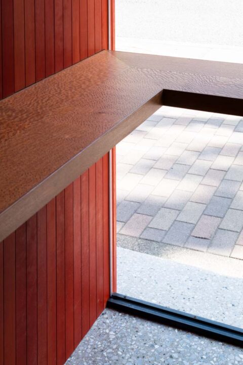 戸建てリノベーション、古谷野工務店、L型カウンター、飾り棚、シルキーオーク