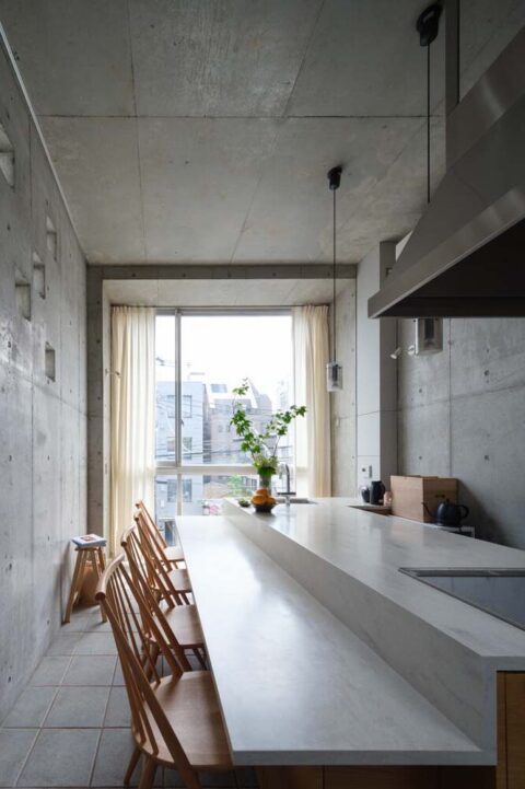 戸建てリノベーション、古谷野工務店、テーブル一体キッチン、ダイニングキッチン、横並び