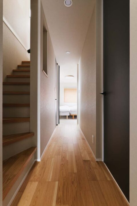戸建リノベーション、スタイル工房、廊下、アクセントクロス