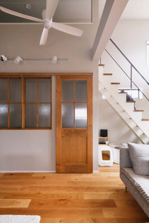 戸建リノベーション、スタイル工房、室内窓、階段