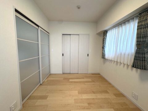 マンションリノベーション、リノベーション東京、引き戸、すりガラス、WIC