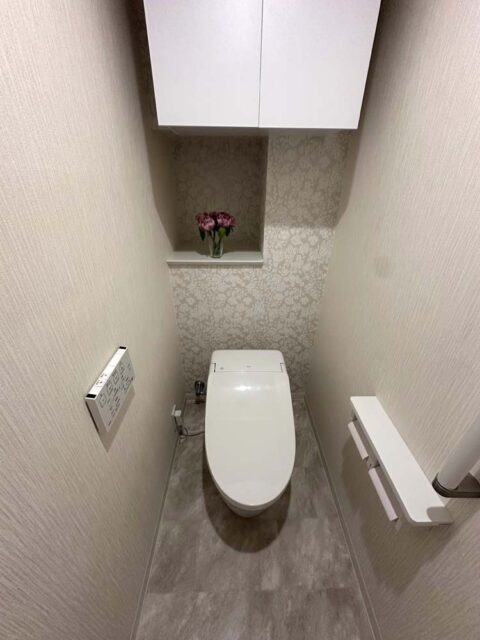 マンションリノベーション、リノベーション東京、トイレ収納、飾り棚、タンクレストイレ