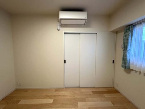 マンションリノベーション、リノベーション東京、WIC、引き戸、挽板フローリング