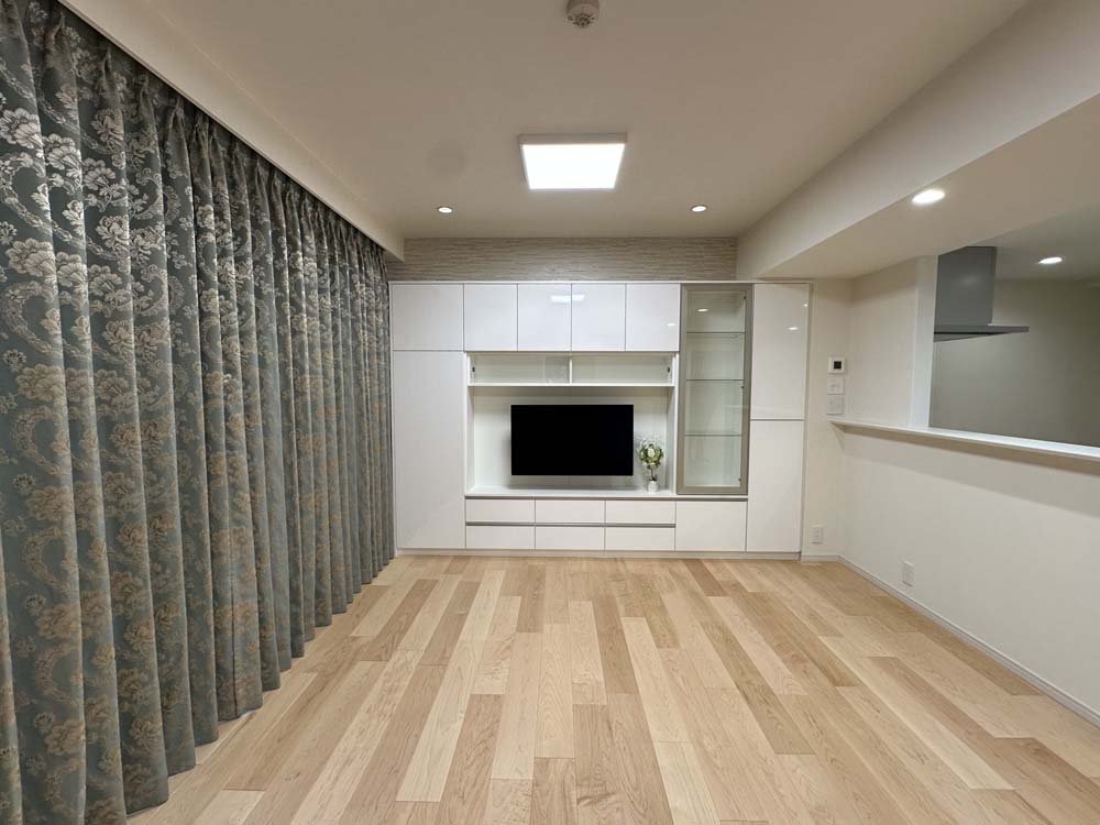 マンションリノベーション、リノベーション東京、造作家具、テレビボード、ハードメイプル