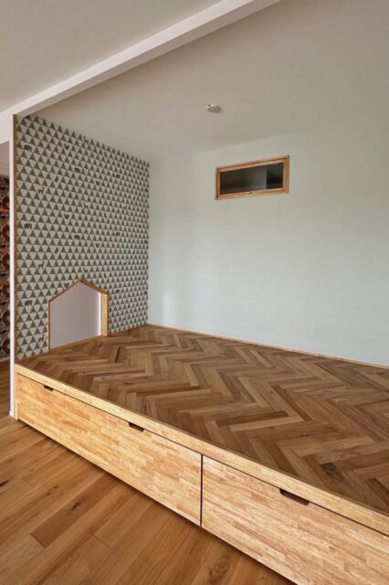 マンションリノベーション、a.design(エーデザイン)、小上がり、家型開口、ヘリンボーン