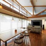 「One's Life Home」の「二世帯住宅の1階と2階を入れ替えてリノベ。好きなものをとことん追求した住まい」