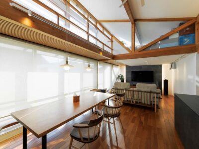 「One's Life Home」の「二世帯住宅の1階と2階を入れ替えてリノベ。好きなものをとことん追求した住まい」