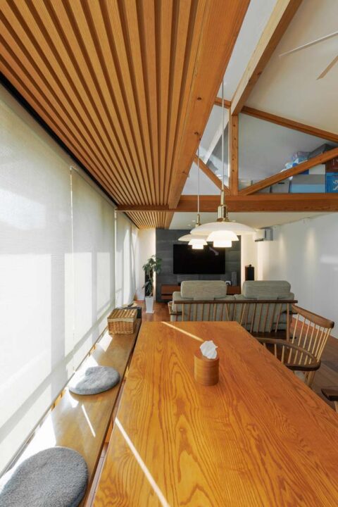 戸建てリノベーション、One's Life Home、リブパネル、ベンチ、梁