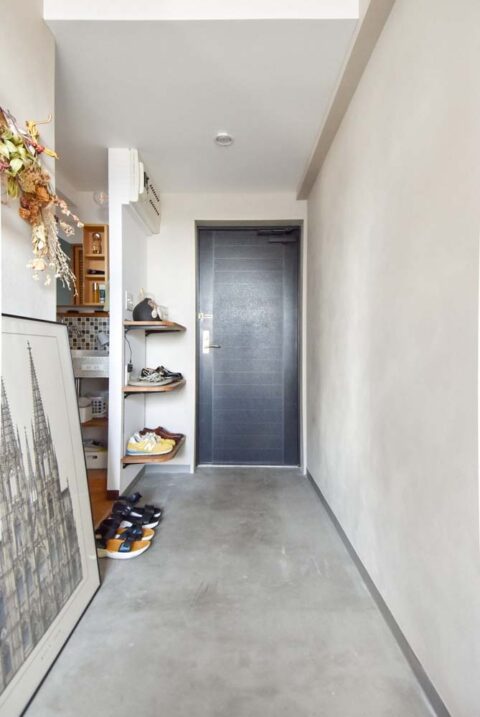 マンションリノベーション、フィールドガレージ(FIELDGARAGE)、玄関土間、土間収納、モルタル