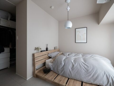 マンションリノベーション、CLOCK(クロック)、寝室、ペンダント照明、グレー