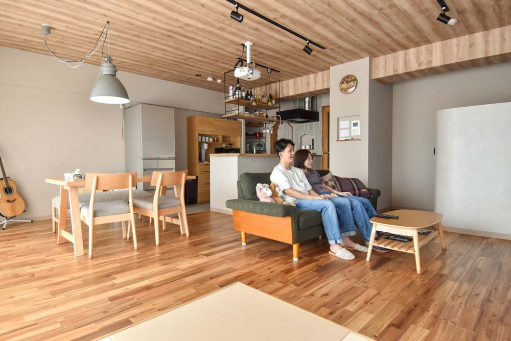 リノベーション事例「バーカウンターでくつろぐ住まい。予算配分も最適なワンストップリノベーション」