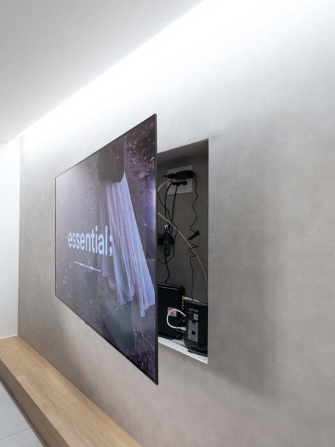 マンションリノベーション、CLOCK(クロック)、テレビ裏、ニッチ収納、テレビ収納
