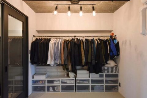 マンションリノベーション、アートリフォーム、寝室、オープンクローゼット、ガラス戸