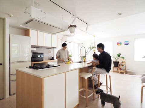 マンションリノベーション、空間社、アイランドキッチン、オープンキッチン、ハイチェア