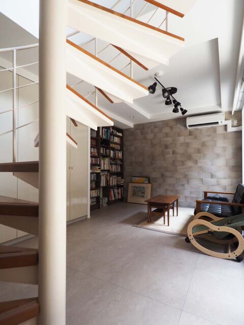 マンションリノベーション、空間社、螺旋階段、地下、アクセントタイル