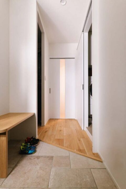 マンションリノベーション、entrie(エントリエ)、直貼り、天井高、玄関土間